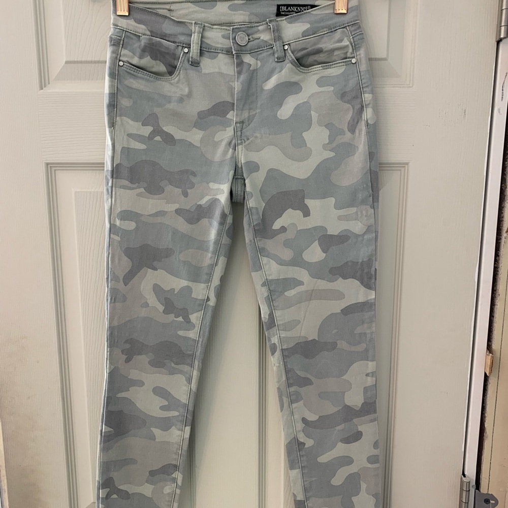 Blank NYC The Sullivan camouflage skinny jeans Size 26